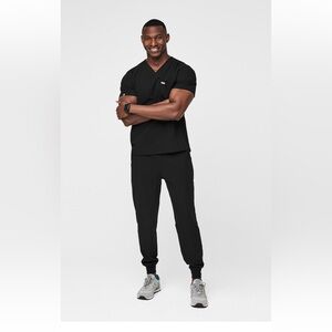 Mens Figs set- black leon 3 pocket scrub top and tansen jogger scrub pant